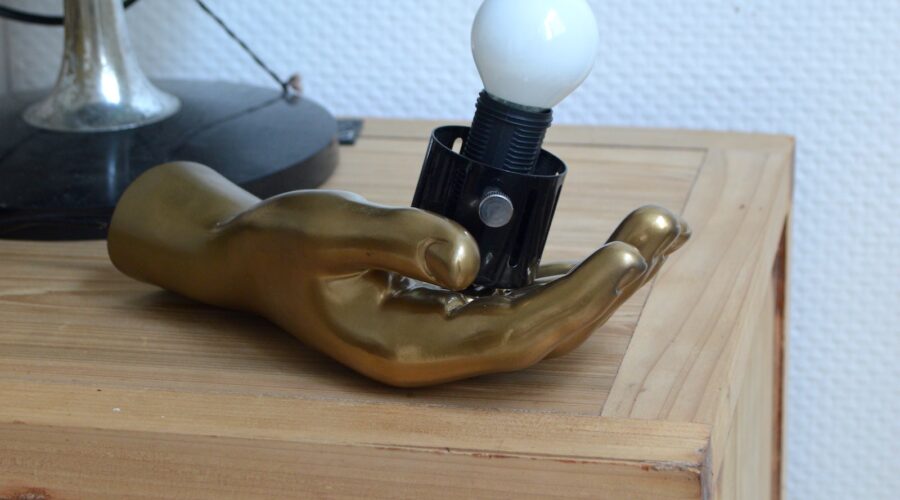 Comment Ajouter une Touche de Doré à Votre Décoration